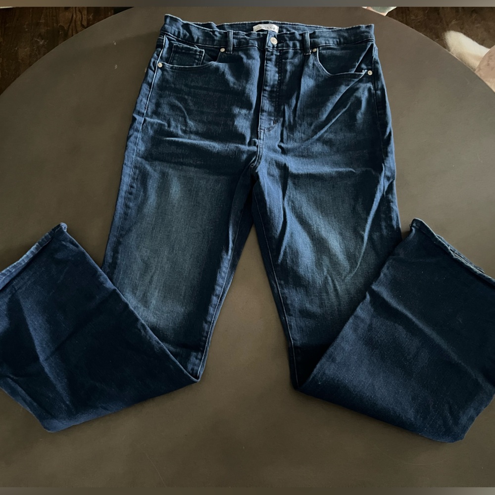 LOFT Women’s Dark Blue high waist The Slim Flare Jeans, size 33/16
